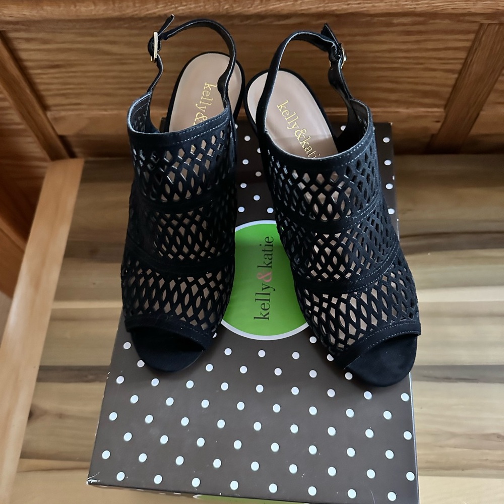 Kelly & Katie Black Micro SU dress heels - Picture 7 of 13